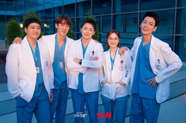 tvN 드라마 〈슬기로운 의사생활2〉 스틸