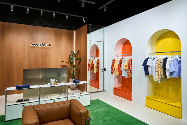 롯데백화점 에비뉴엘 월드타워점 5층에 위치한 스포티앤리치 전경 