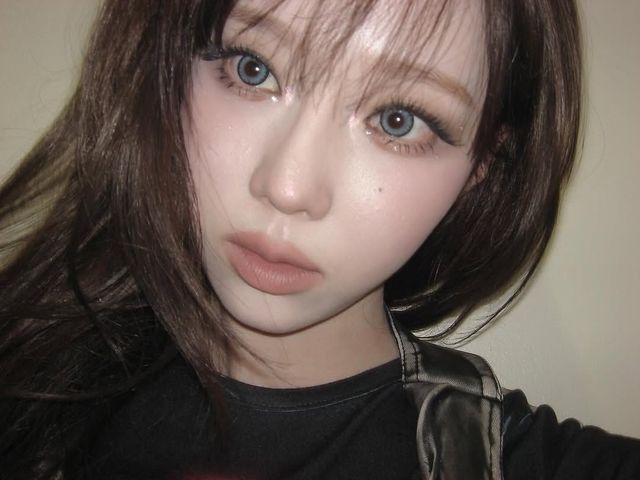 텍스처에 따라 분위기가 달라지는 누디한 오버 립(매트)