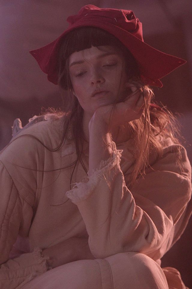 메종 마르지엘라의 영화 같은 오트 쿠튀르 쇼의 룰루 테니.