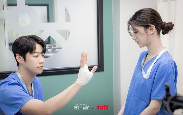 tvN 토일드라마 〈언젠가는 슬기로울 전공의생활〉 스틸