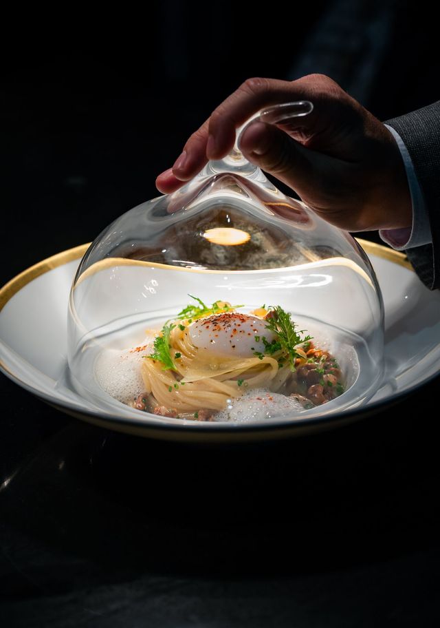  Atelier Robuchon의 메인 디쉬 중 하나