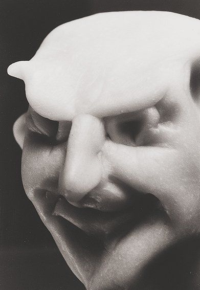 Thomas Schütte, Innocenti, 1994. Pinault Collection. ©Thomas Schütte, by SIAE 2024.