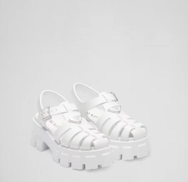 프라다 러버 모놀리스 샌들 120만 원