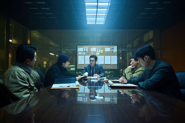 디즈니+ 시리즈 〈나인 퍼즐〉 스틸