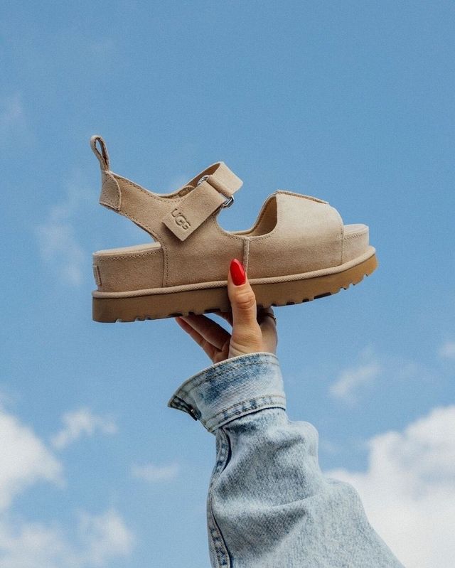 클래식 스웨이드 플랫폼 스트랩 샌들 24만 8천원 