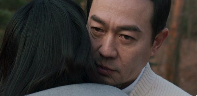 디즈니+ 시리즈 〈메스를 든 사냥꾼〉 티저 영상 캡처