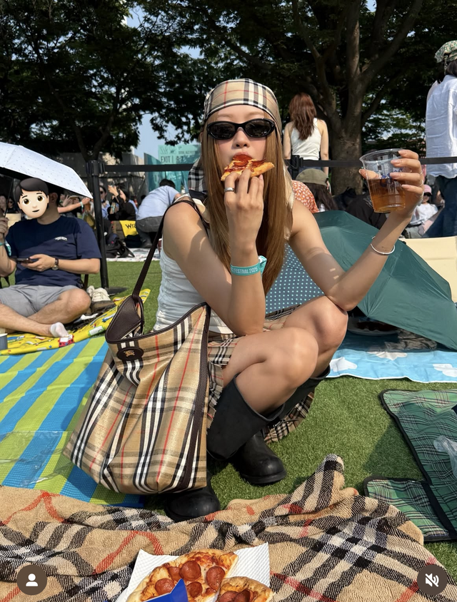 버버리 라지 하이랜드 토트, 2백5십5만원 