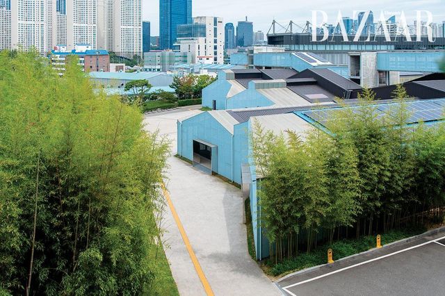 과거 와이어 로프를 생산하던 수영 공장의 역사와 정체성이 담긴 복합문화공간 F1963의 전경. 