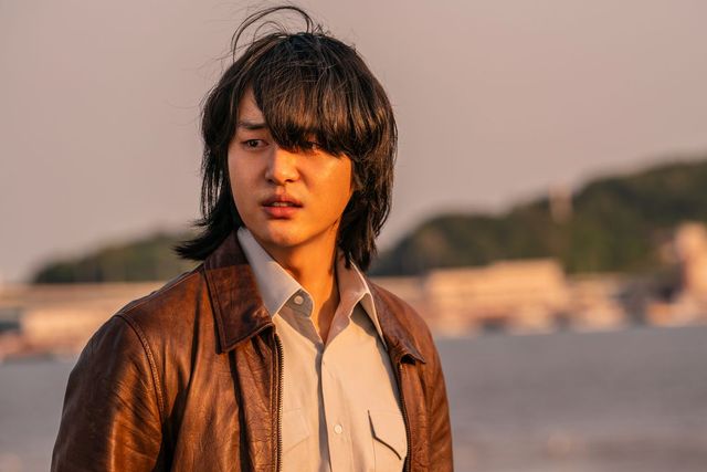 디즈니+ 시리즈 〈파인: 촌뜨기들〉 스틸