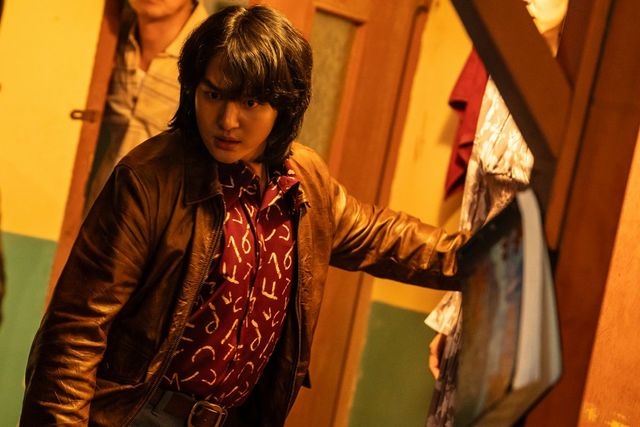 디즈니+ 시리즈 〈파인: 촌뜨기들〉 스틸