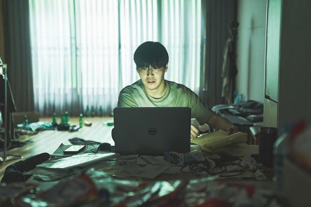 넷플릭스 오리지널 영화 〈84제곱미터〉 스틸