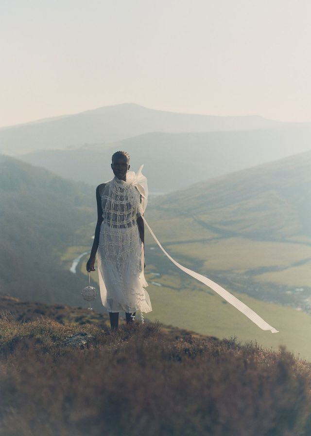 폴렌느의 버튼 보우 컬렉션 캠페인 컷.