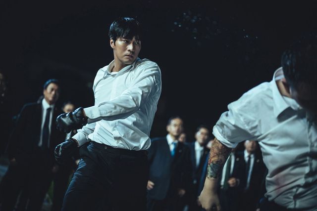 넷플릭스 시리즈 〈광장〉 스틸