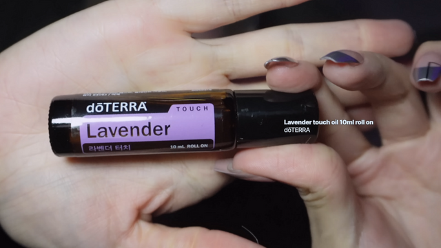 도테라 라벤더 터치 에센셜 오일 롤 온 10ml.