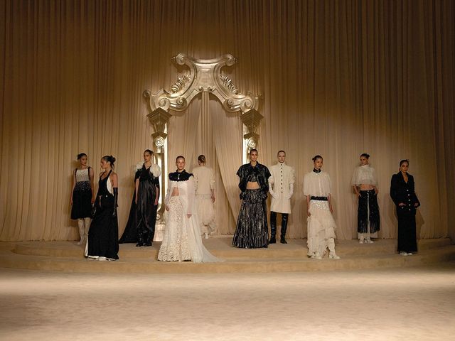 가브리엘 샤넬의 아파트를 재현한 쇼장.