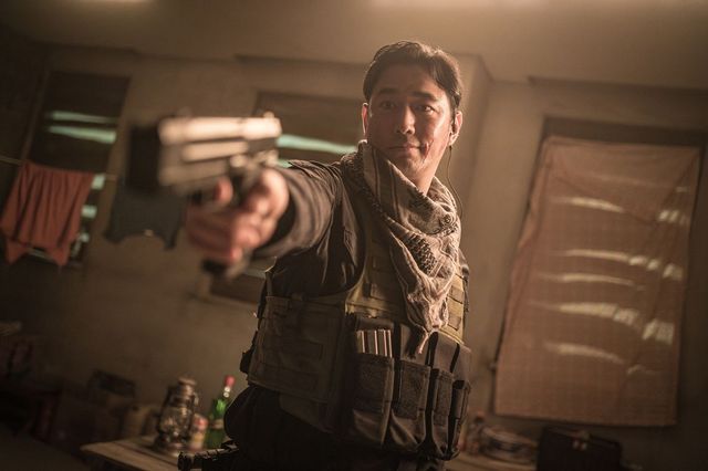 디즈니+ 시리즈 〈킬러들의 쇼핑몰〉 스틸