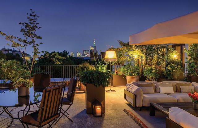 밀라노의 스카이라인을 360도로 감상할 수 있는 옥상 정원.