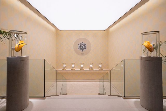 건물 내부에는 불가리의 아이콘 피스들이 아름답게 진열되어 있다.