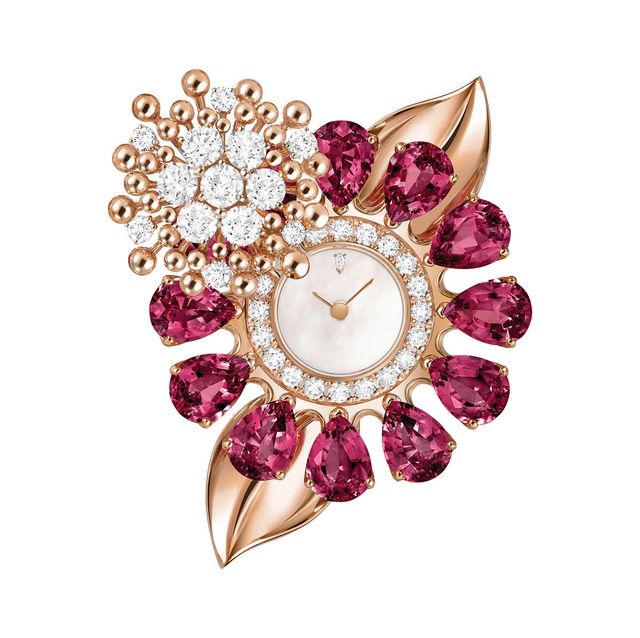 브레이슬릿, 클립 또는 펜던트로 변형할 수 있는 플레르 드 하와이 시크릿 워치. 