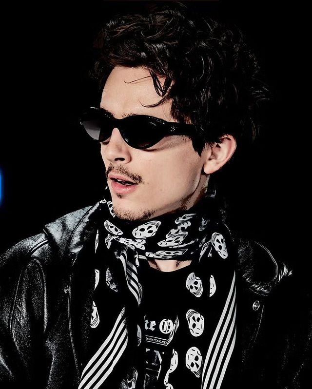 2025년 1월, 맥퀸의 해골 스카프를 착용한 티모시 살라메의 모습 (허스트 소유 이미지)