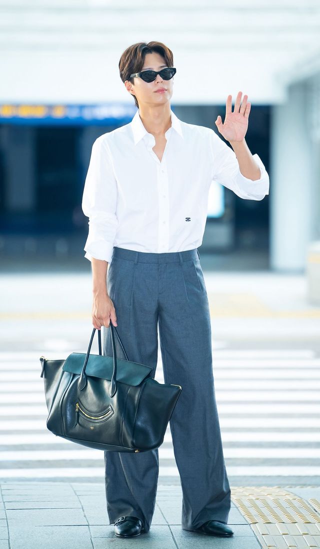 셀린느 뉴 러기지 백을 들고 공항에 나타난 박보검