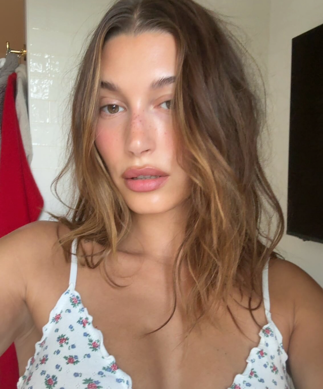 사지/ @haileybieber