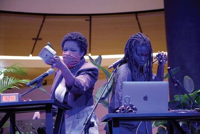 블랙 퀀텀 퓨처리즘의 카메이 아예와, 라시다 필립스.