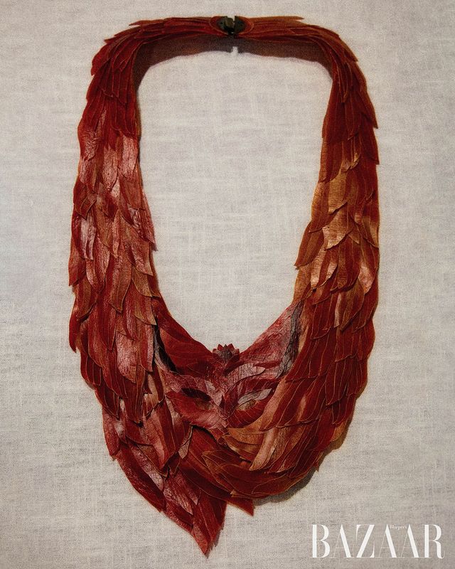 전은미, 〈Mythical fox Tails〉, 2019, Silver, small intestine of cow, thread, ink, 240x410xH 30mm. Courtesy of Gallery O.