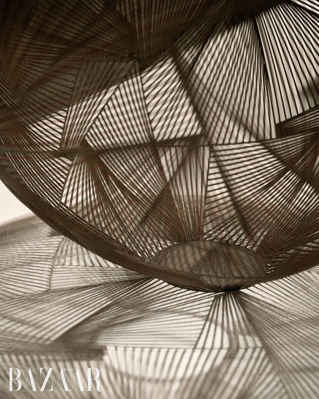 천우선, 〈Open Vase 0822〉, 2022, Nickel silver, cooper, 470x460xH 450mm. Courtesy of SOLUNA FINE CRAFT.