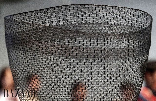 정다혜, 〈A Time of Sincerity〉, 2025, Black horsehair, 430x330xH 275mm. Courtesy of SOLUNA FINE CRAFT.