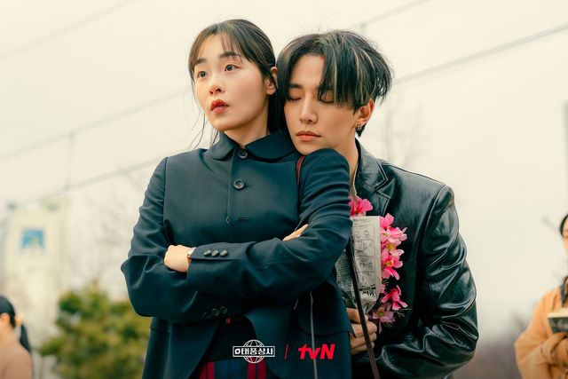 tvN 새 토일드라마 〈태풍상사〉 스틸