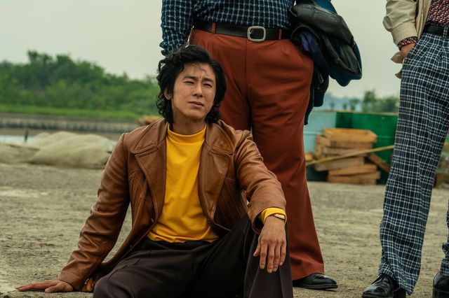 디즈니+ 시리즈 〈파인: 촌뜨기들〉 스틸