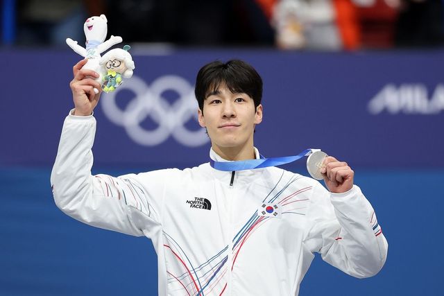 쇼트트랙 1500m 은메달 황대헌