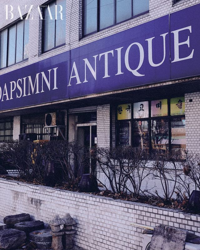 답십리 고미술상가 2~3동 풍경. 