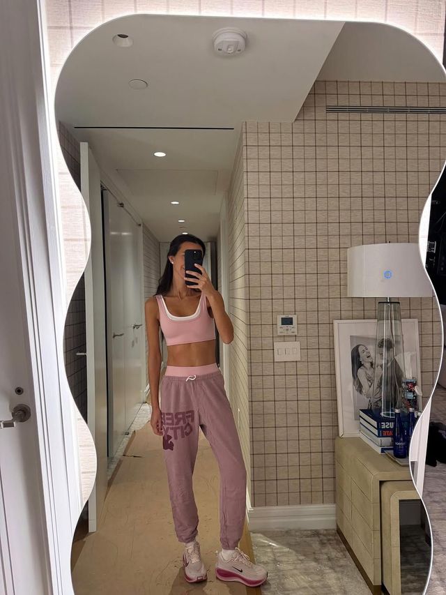 사진/ @ariellecharnas 