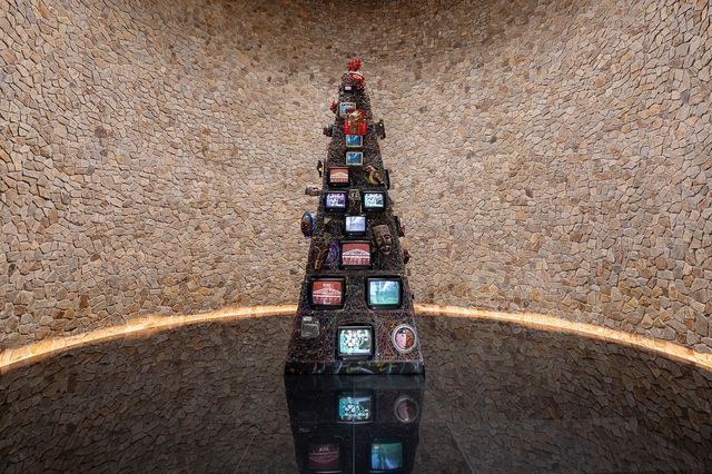 백남준의 ‘커뮤니케이션 타워’ / @museumsan_official 