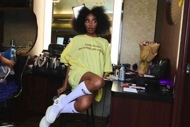 사진/ 영국 가수 플라워오브러브 @flowerovlove