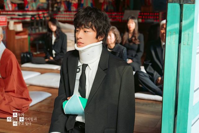 JTBC 토일드라마 〈모두가 자신의 무가치함과 싸우고 있다〉 스틸