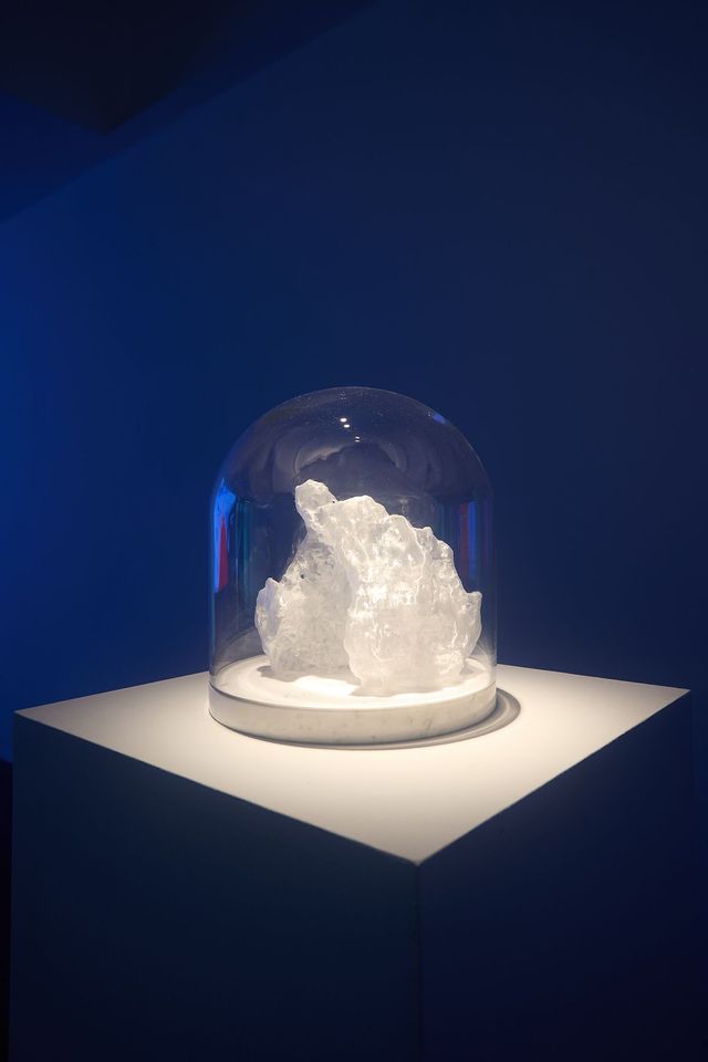 〈-1.8℃〉, 2025, PLA, 대리석, 유리, Ø 20x27cm. 사진 제공 노블레스 컬렉션, 사진 김태화.