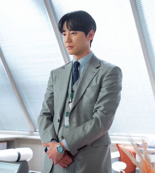 JTBC 새 토일드라마 〈신입사원 강회장〉 스틸