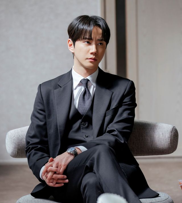JTBC 새 토일드라마 〈신입사원 강회장〉 스틸