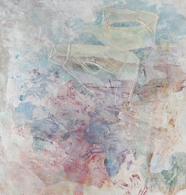 andy El-Sayegh, 〈화이트 그라운드 (사랑 안에서는 모든 것이 정당하다)〉, 2023, Oil and acrylic on canvas with collaged and silkscreened elements, 235x225x4.5cm.