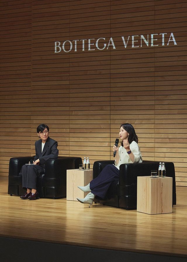 개막일에 진행된 컬처 다이얼로그에서 시각예술가 문경원과 미술감독 류성희.