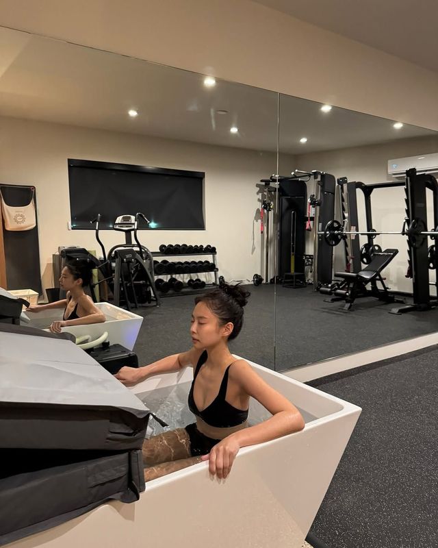 @jennierubyjane