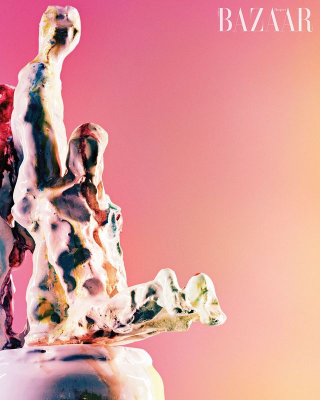김대운 작가의 도자 조각 〈우리 사랑하게 해주세요〉. 작품에 주변 사람에 대한 따뜻한 시선과 응원의 마음을 녹였다.