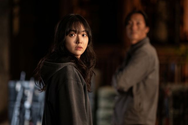 디즈니+ 시리즈 〈킬러들의 쇼핑몰〉 시즌2 스틸