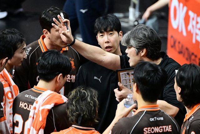 OK저축은행이 반등하려면 실망스러운 공격력부터 끌어올려야 한다. 사진제공｜한국배구연맹