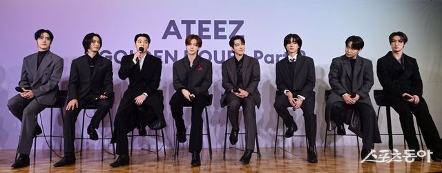 그룹 에이티즈가 14일 서울 송파구 롯데호텔 월드에서 열린 미니앨범 11집 ‘GOLDEN HOUR : Part.2‘ 발매 기념 기자간담회에서 MC의 질문에 답하고 있다. 주현희 기자 teth1147@donga.com