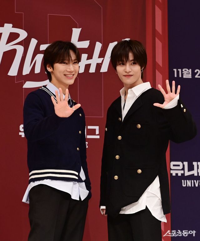 NCT 텐, 양양이 19일 서울 양천구 목동 SBS에서 열린 SBS 새 오디션 프로그램 ‘유니버스 리그’ 제작발표회에서 포즈를 취하고 있다. 주현희 기자 teth1147@donga.com